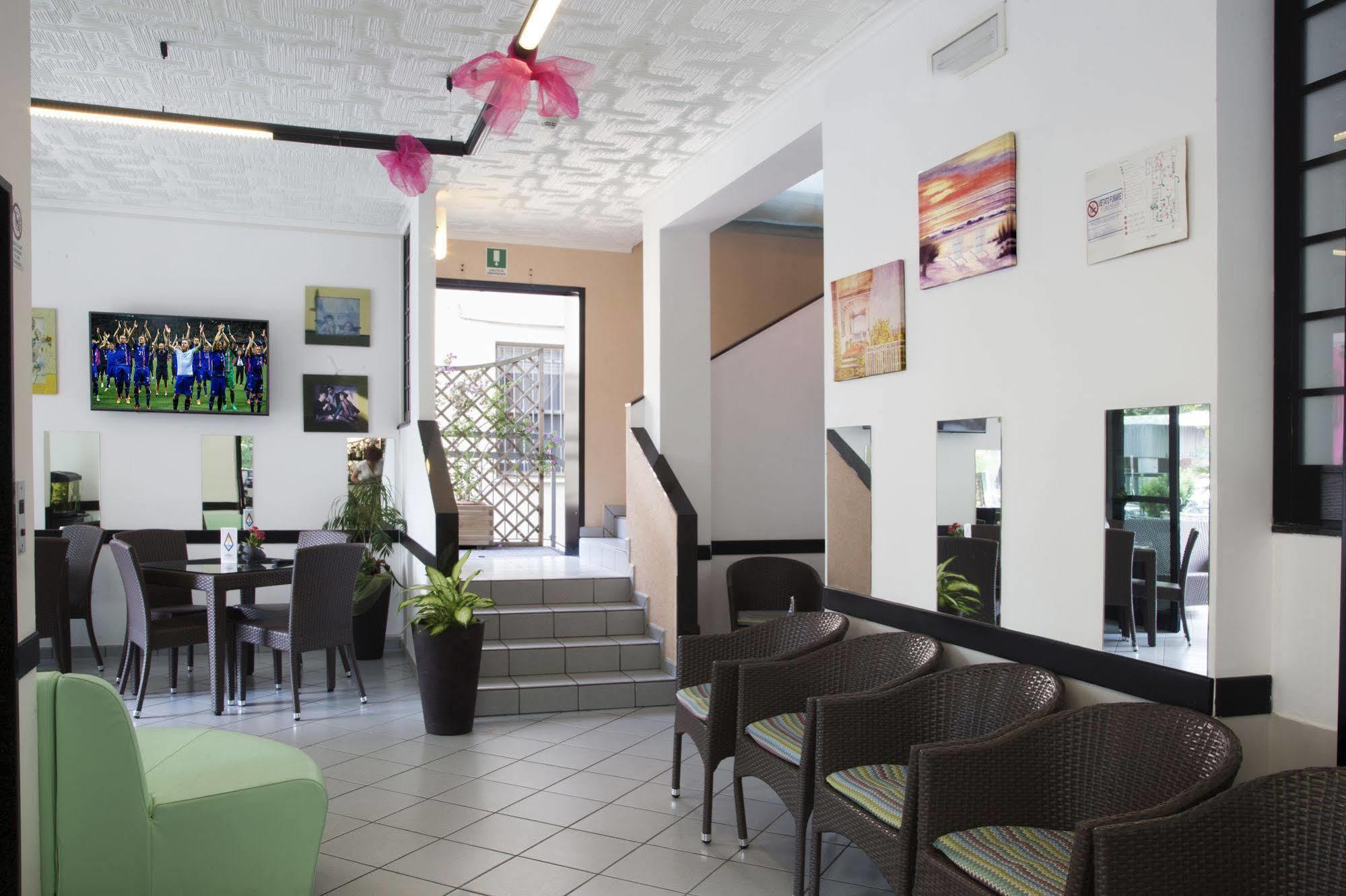 Hotel Penny Римини Экстерьер фото