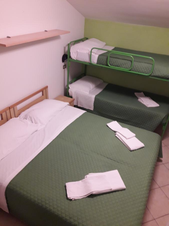 Hotel Penny Римини Экстерьер фото