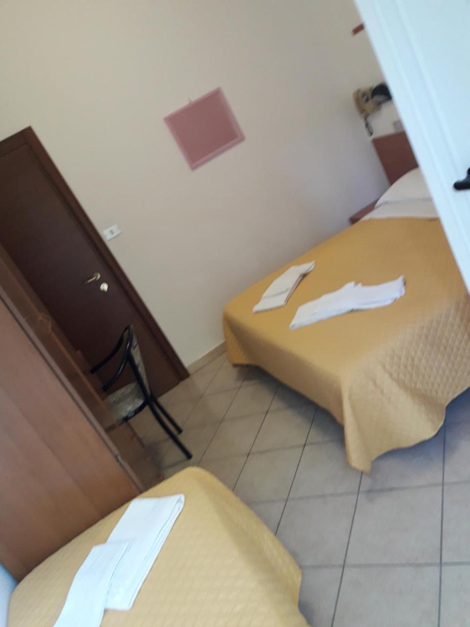 Hotel Penny Римини Экстерьер фото